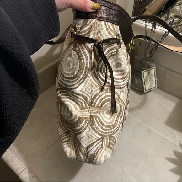 COACH - Audrey op art swirl in cream and brown cloth tote- 17044- EUC - Picture 7 of 10
